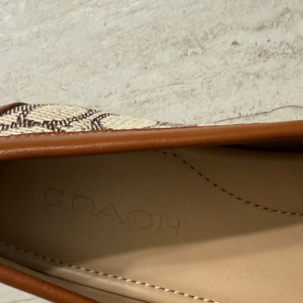 Coach Tan and Cream Signature Loafers.. size 7.5M
New ..authentic - Picture 5 of 6
